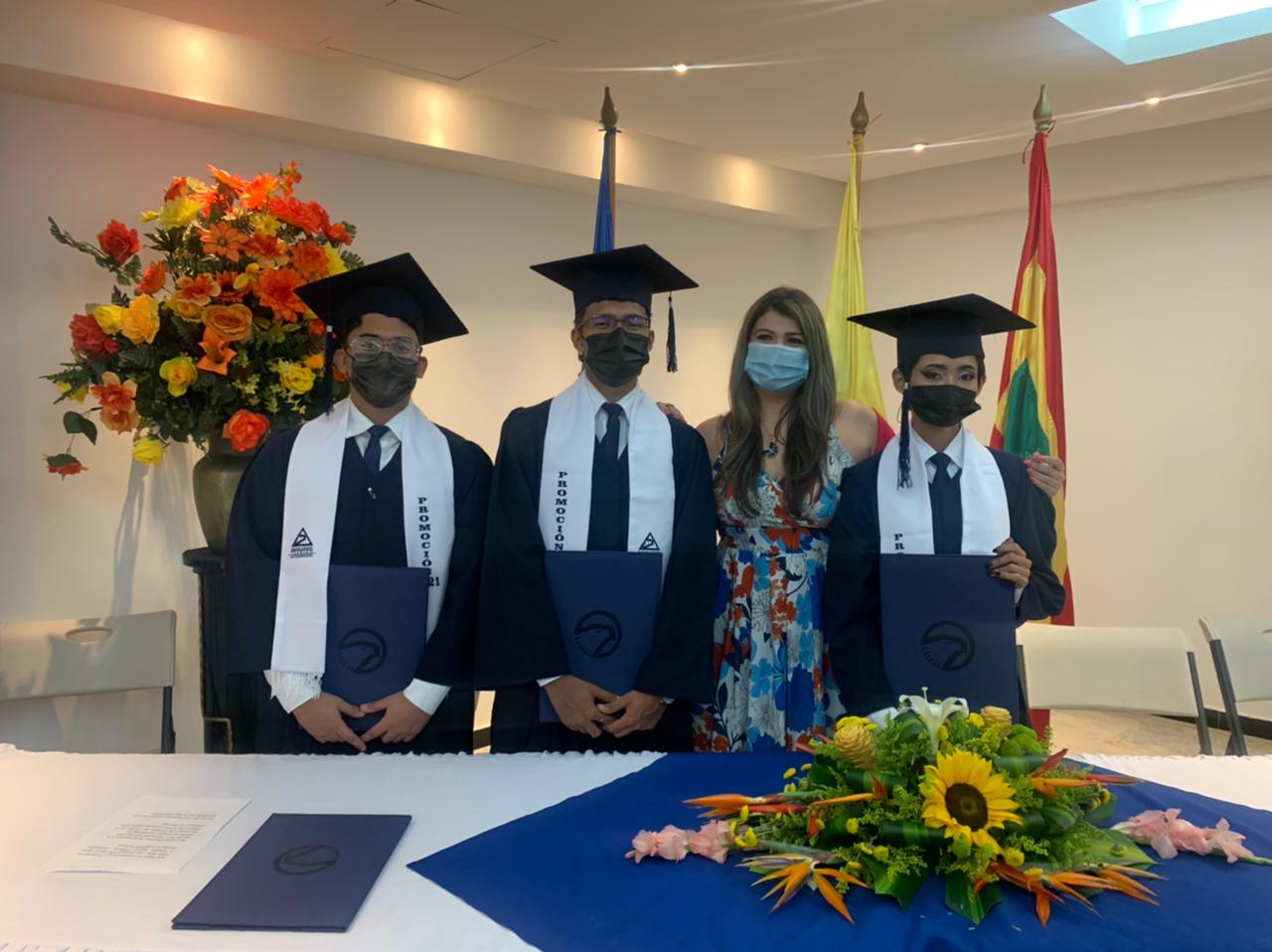 ¡Graduamos a nuestros bachilleres!